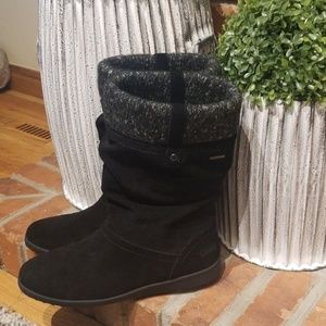 Cougar waterproof snow boots size 9